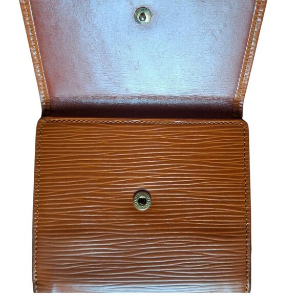 Louis Vuitton Epi Leather Wallet – Brown Bifold with Coin Pocket, Pre-Owned - Picture 7 of 10